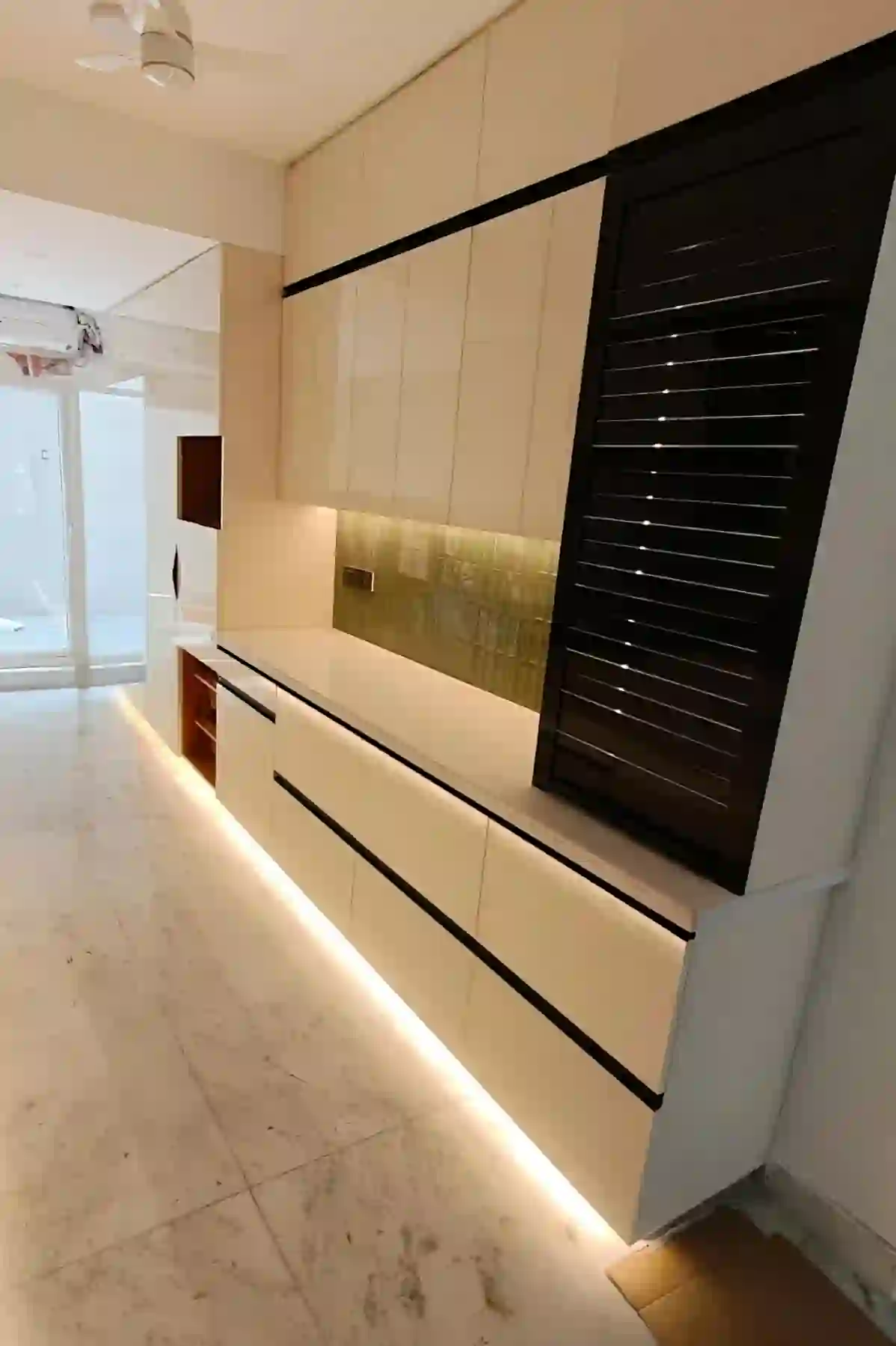 Cream crockery unit with fluted shutters